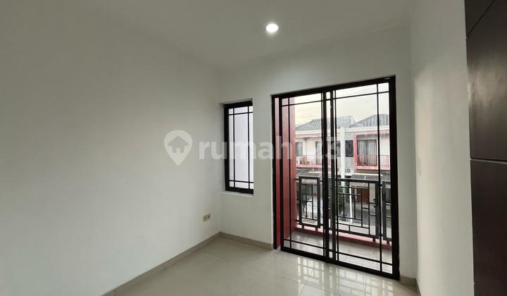 For Sale House In Green Lake City Cluster Asia, Area 96 M2, Certificate of Ownership