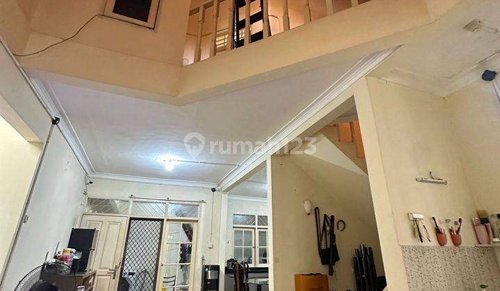 Rumah Permata Buana Luas 160 Dgn 2 Lantai Dan 5 Kt 1