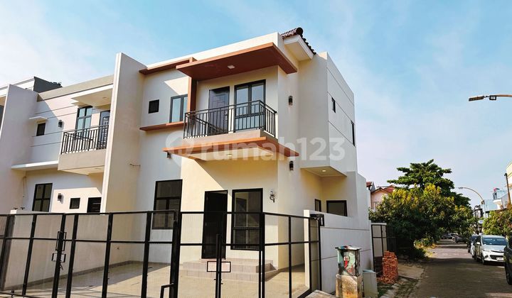 Rumah Brand New Metland Puri , 3 Kt, Posisi Hook, Shm Rumah Brand New Metland Puri , 3 Kt, Posisi Hook, Shm