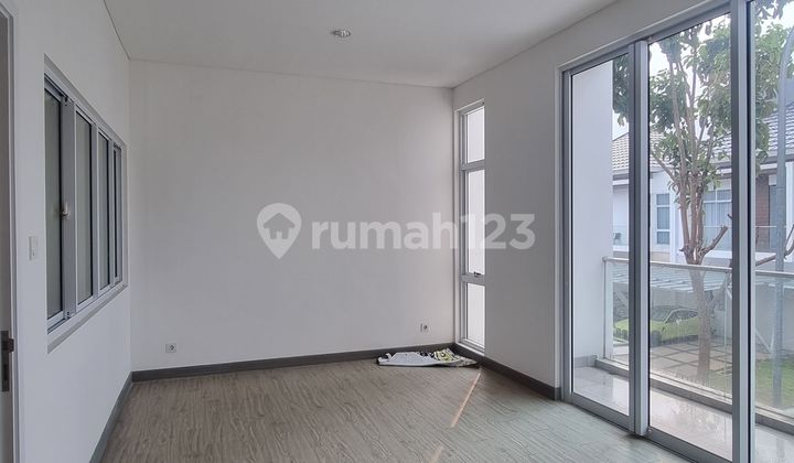 Jual Rugi ! Jual Bu ! Rumah Riviera Puri , 8X18, Luas 144 2