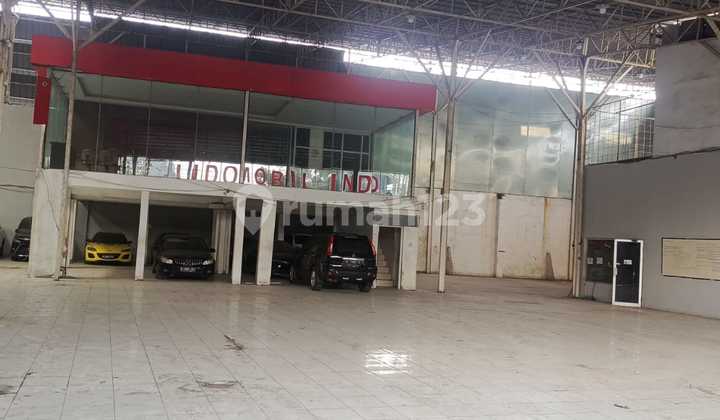 Dijual Gudang di Jalan Husein Sastranegara , Jurumudi Tangerang, Dekat Bandara Soekarno Hatta, Luas 2500 M2, di Jalan Raya, Kontainer 40 Ft, Ada Kantor