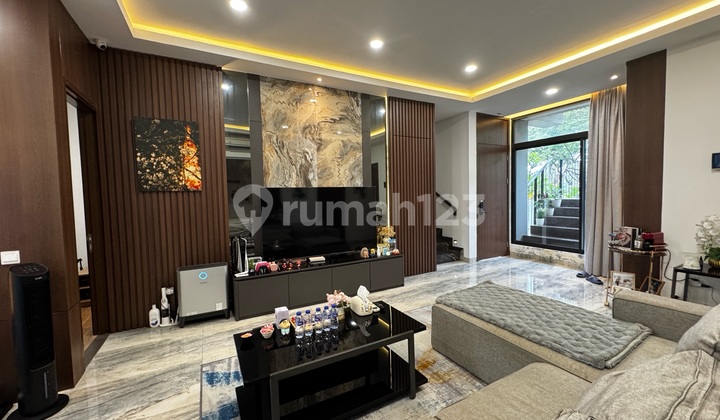 Cheap Without Equal, House in Quantis Signature Cluster BSD City, Luxurious, Semi-Furnished, Size 162, 5 BR. 2