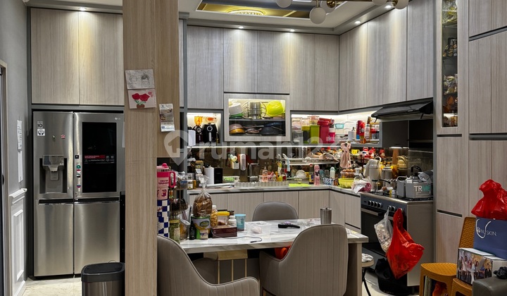 Dijual Rumah Riviera Puri, Mewah , Lantai Marmer ,4 Lantai , Semi Furnished