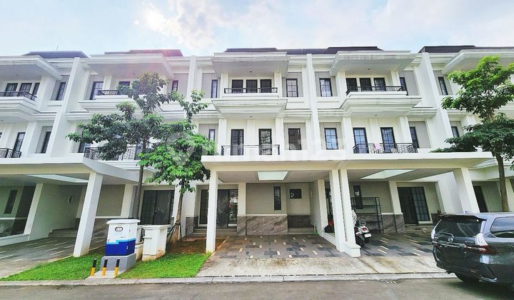 Jual Rugi , Jual Bu , Rumah Alam Sutera Sutera Winona , 7X18 , Lokasi di Jalan Utama , Row Jalan Luas Besar