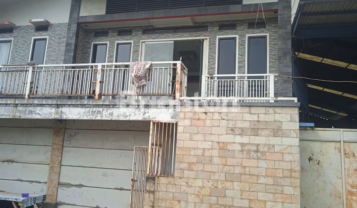 GUDANG DI LOKASI STRATEGIS