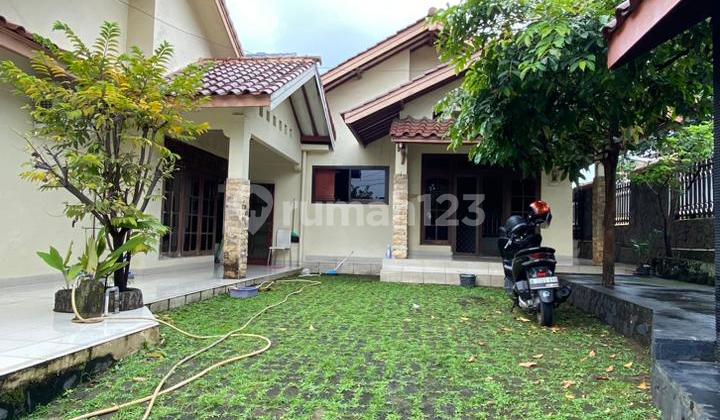 Spacious and Comfortable Hook Residence, Serene and Flood-Free, Near Cijago Toll Road 2