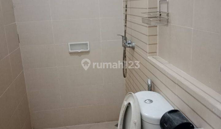 RUMAH DEPAN TAMAN siap huni