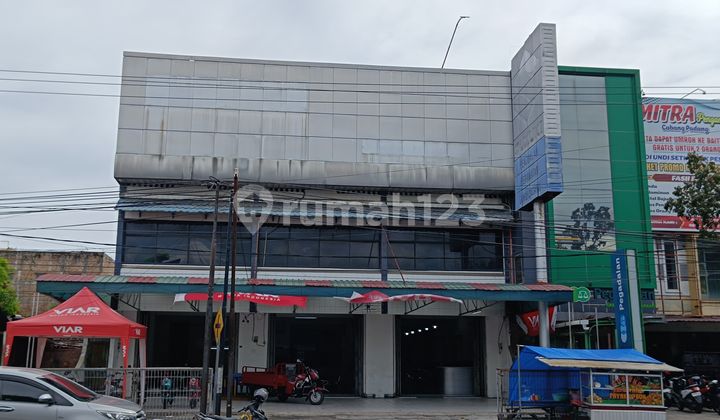 3-Story 3-Door Strategic Shop House on Jl. S. Parman, North Padang – Suitable for Business, Boarding House, or Residence 3-Story 3-Door Strategic Shop House on Jl. S. Parman, North Padang – Suitable for Business, Boarding House, or Residence