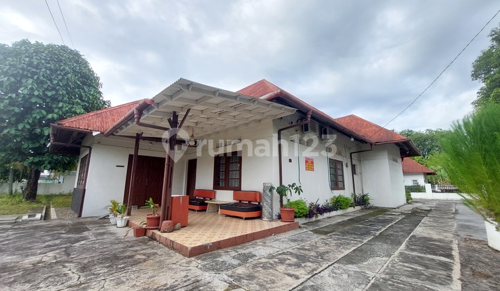 Rumah Besar Posisi Hook daerah Komersil Pusat Kota di Jl.Tan Malaka No.8 Rumah Besar Posisi Hook daerah Komersil Pusat Kota di Jl.Tan Malaka No.8