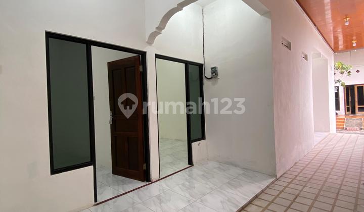 Ready-to-Live Boarding House, Affordable Price, Central City Location 2