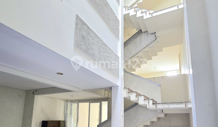 Rumah Idaman 95 Persen Siap Pakai Di Kemang Timur