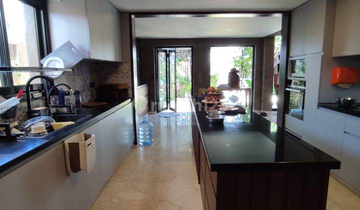 Rumah Villa Asri Fully Furnished di Tegal Cupek, Kerobokan , Bali