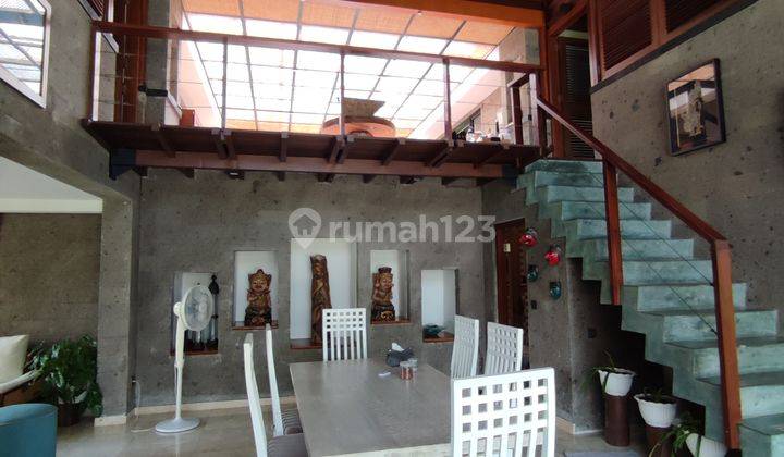 Rumah Villa Asri Fully Furnished di Tegal Cupek, Kerobokan , Bali