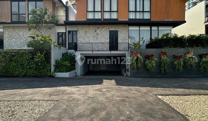 Rumah Brand New Fully Furnished dalam Townhouse di Kemang Jakarta Selatan 2