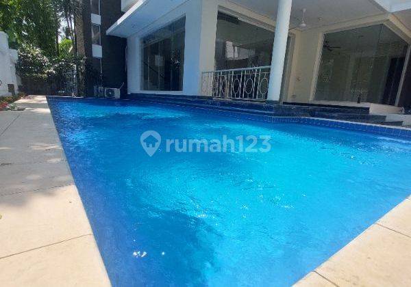 Rumah di Kawasan Elite di Kencana Indah Pondok Indah Jakarta Selatan

 1