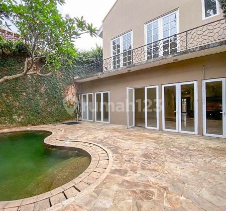 Rumah di kawasan Elite Pondok Indah Jakarta Selatan