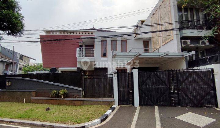 Rumah di hook, area premium di jalan Utama Gedung Pinang Pondok Indah Jakarta Selatan 1