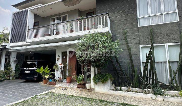 Rumah Minimalist Modern 2 Lantai dalam Townhouse di Lebak Bulus Cilandak

 1