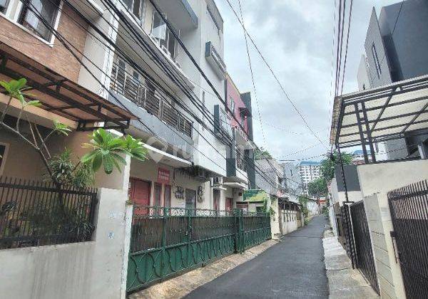 Rumah Kos an Murah sangat terawat, 3.5 Lantai, Bagus ( 95 % Occupancy Rate per Bulan) 45 Kamar, jalan kaki 10 menit ke MRT BENHIL Jakarta Pusat

 2