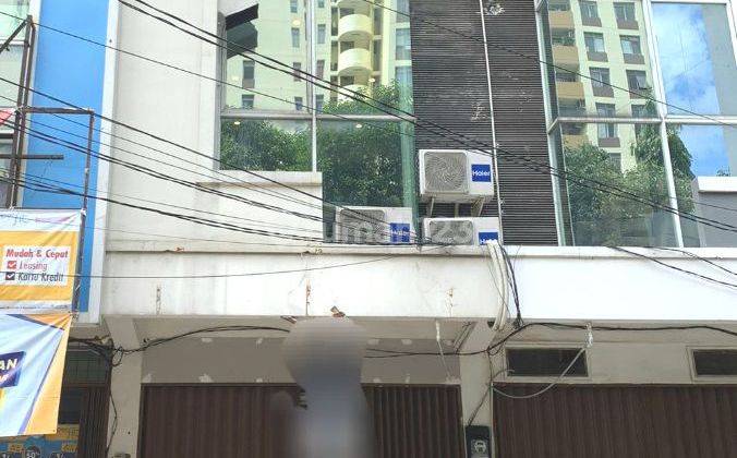 Ruko 4 lantai dan 1 Dak di area padat niaga di pinggir jalan raya Pos Pengumben jakarta Barat

 1