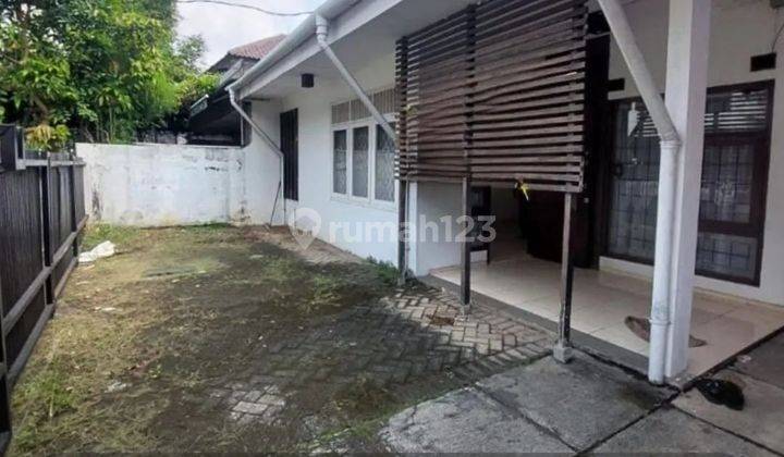 Rumah Tua Dijual Di Area Gandaria 
 1