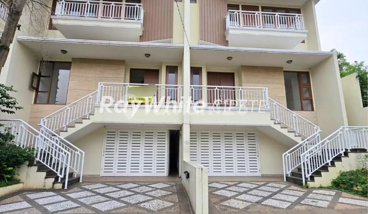 Dream Home Price Drop: Affordable New 3-Story Townhouse in Pejaten Kemang Dream Home Price Drop: Affordable New 3-Story Townhouse in Pejaten Kemang