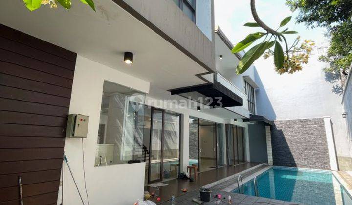 Rumah Mewah Townhouse Atmosfera Pejaten Jakarta Selatan

 2