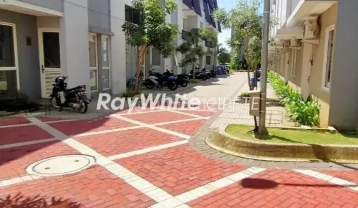 Rukost Piazza The Mozia 3 Lantai Full Furnished  2