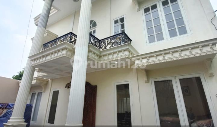 Rumah 2 Lantai Baru Impian Furnished Klasik Moderen Di Area Benda Kemang Jakarta Selatan 