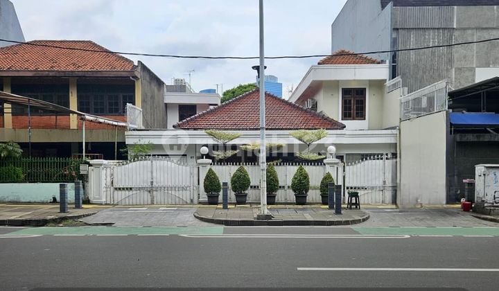 Senopati House Suitable For Business Main Road