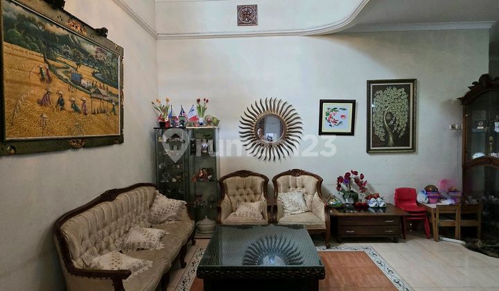 Attractive House Perfect for Rent Just a Step Away from French School Cipete Attractive House Perfect for Rent Just a Step Away from French School Cipete