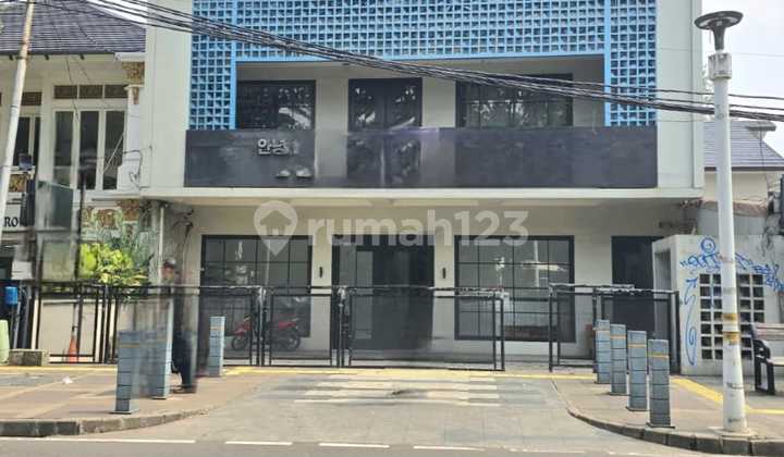 3-Story Commercial House in a Dense Business Area in Senopati