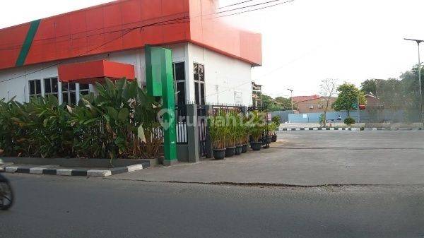 Tanah dan bangunan , Lokasi Selangkah Ke Pondok Indah Mall, Cocok untuk usaha Olahraga, Kesehatan, Kuliner di Jakarta Selatan