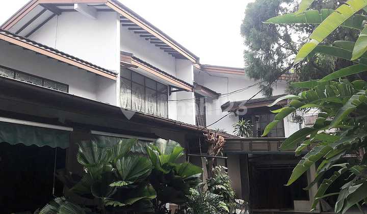 Rumah Klasik Depan Taman Besar Di Menteng Jakpus