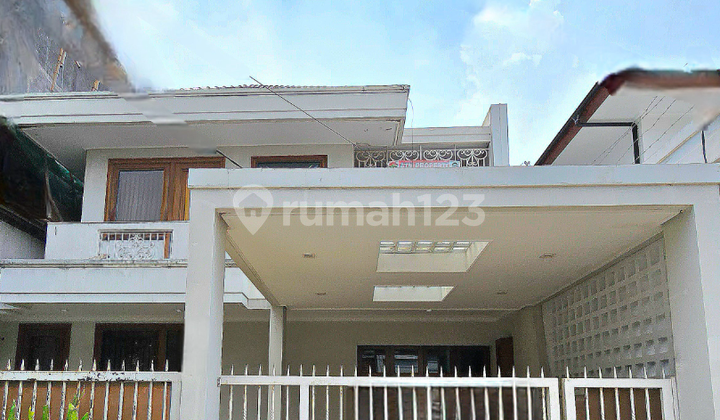 Dream House 2 Floors in Pondok Indah