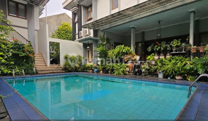 Rumah Hook 2 Lantai Dalam Cluster Kecil Di Benda Kemang Selatan, Jaksel 