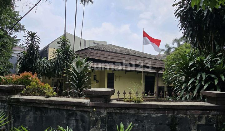 Rumah Hoek Hitung Tanah Di Area Prime Kebayoran Baru Jaksel