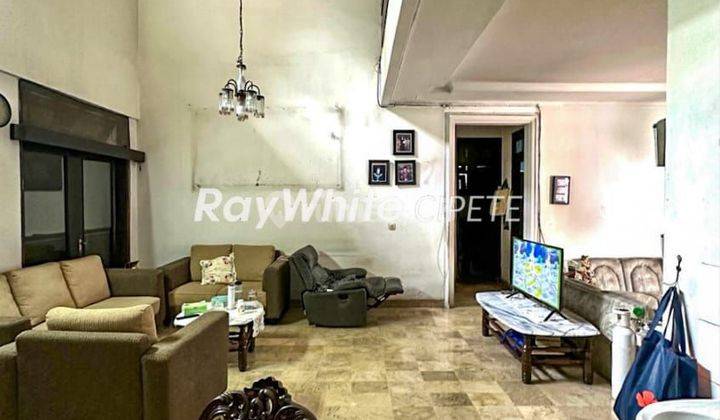 Turun Harga •
rumah 1,5 Lantai Siap Huni Di Kemang 2