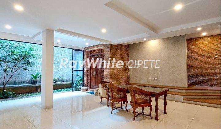 Turun Harga !!!
rumah Modern Dalam Komplek Di Lebak Bulus Jakarta Selatan  2