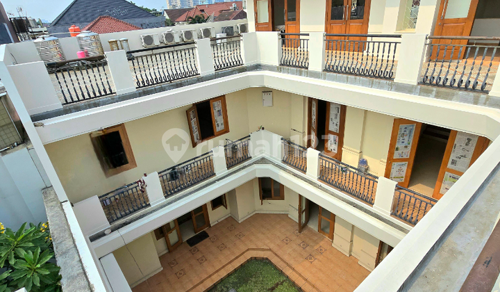 Dream Twin House 4 Floors In Pondok Indah South Jakarta