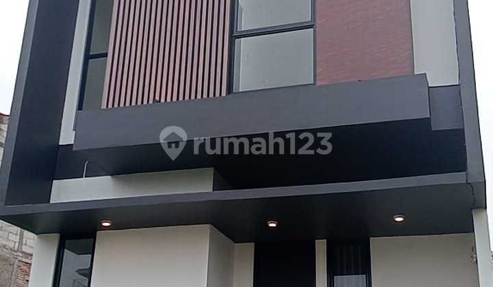 Rumah Mewah 2 Lantai Di Pinggir Jalan Raya Akses Strategis Rumah Mewah 2 Lantai Di Pinggir Jalan Raya Akses Strategis