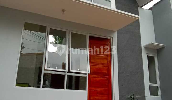 Takeover of a large land house located in Cinangka, Pondok Cabe, near Universitas Ut campus. 2