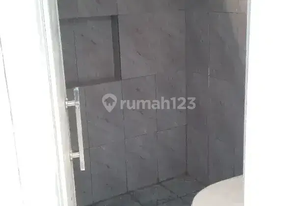 DIKONTRAKAN RUMAH BARU MURAH DICINANGKA DENGAN TANAH LUAS 5
