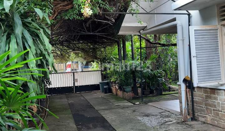 Dijual Rumah Tua Di Jl Dharmawangsa 2 Kebayoran Baru