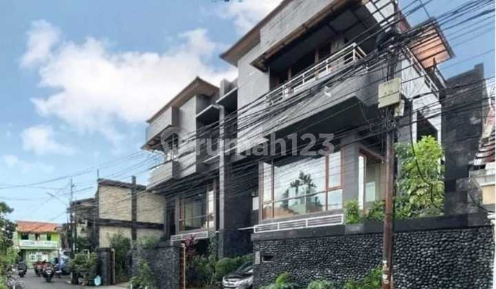 For Sale Ready-to-Live House with Private Lift in Pejaten Barat, South Jakarta 2