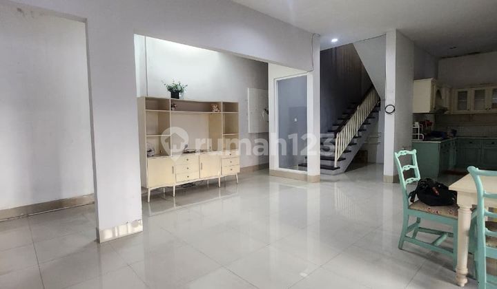 For Sale Town House di Veteran Jakarta Selatan 2