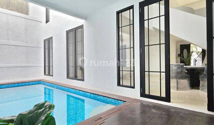 Dijual Rumah Mewah Classic Modern Bintaro Jaya Sektor 9, Depan Taman 1