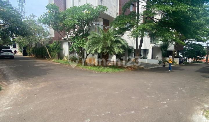 Dijual Rumah 3 Lantai Posisi Hoek Dalam Komp Lebak Bulus Jakarta Selatan