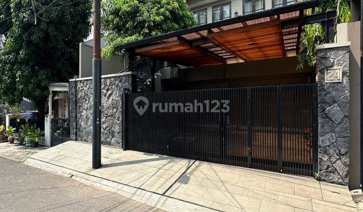 Di Jual Rumah Di Senopati, Area Tenang Dan Row Jalan Besar 1