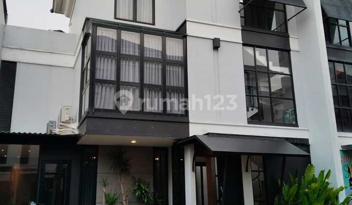 Dijual Rumah Mewah Asri 3 Lantai Dikawasan Kemang Jeruk Purut